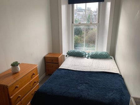 4 bedroom flat to rent - Photo 4
