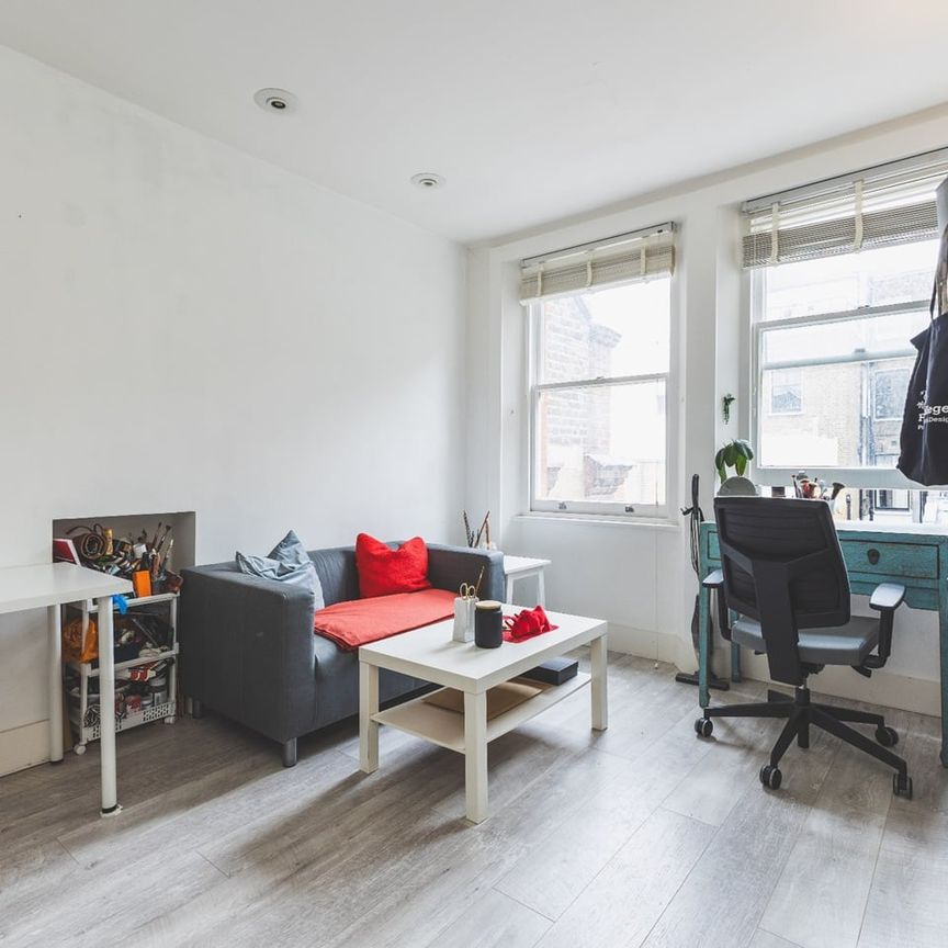 Studio Flat, Barkston Gardens, SW5 - Photo 1