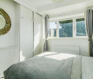 5 bedroom semi-detached house to rent - Photo 6