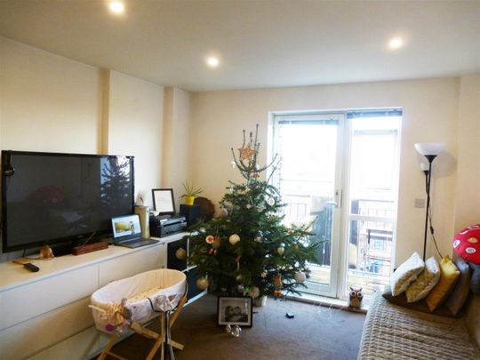 John Thornycroft Road, Southampton - Photo 1