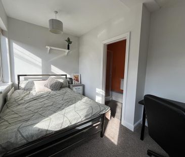 3 bedroom terraced house to rent - Photo 4
