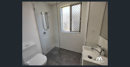 Comfy Living in Bayside Location - Photo 5