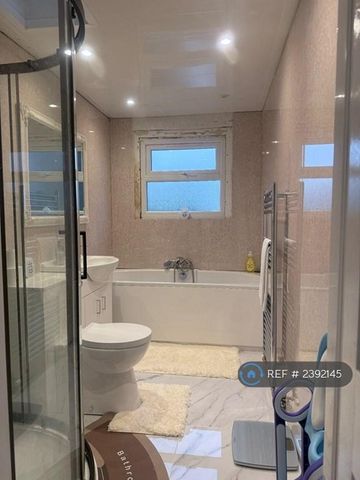 3 bedroom end of terrace house to rent - Photo 2