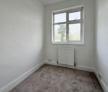 4 bedroom terraced house to rent - Photo 2