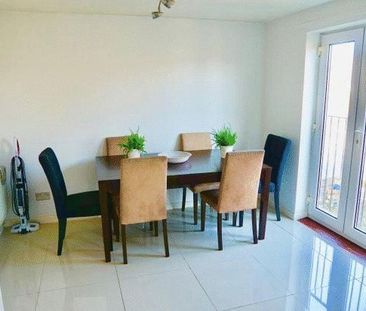 4 bedroom townhouse to rent - Photo 2