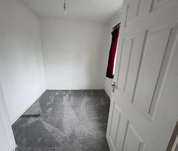 Room in a Shared House, Narborough Road South, LE3 - Photo 6