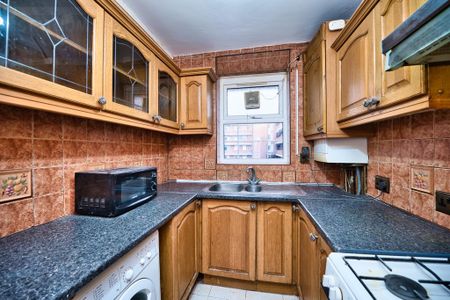 3 bedroom flat to rent - Photo 5