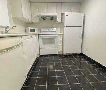 For Lease - 8 Lee Centre Drive Unit# 313, Toronto, Ontario - Photo 3