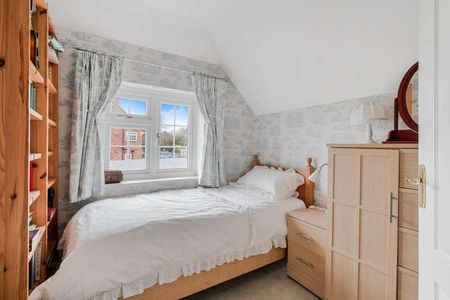 Tattenham Way, Tadworth, KT20 - Photo 3