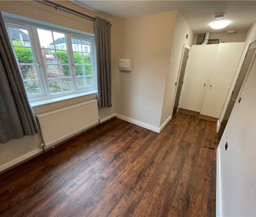 Mayford Green, Woking, Surrey, GU22 0PN - Photo 5