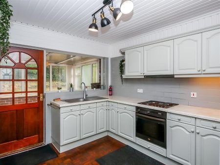 12 Beechill Park East, Saintfield Road, Belfast, BT8 6NX - Photo 5