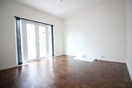 Lady Margaret Road, Southall - Photo 2