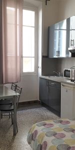 NIMES ECUSSON - IDEAL ÉTUDIANT MEUBLÉ 20 .48M² M2 PROCHE ESPLANADE TOUT COMPRIS, - Photo 3