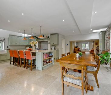 5 bedroom detached house to rent - Photo 3