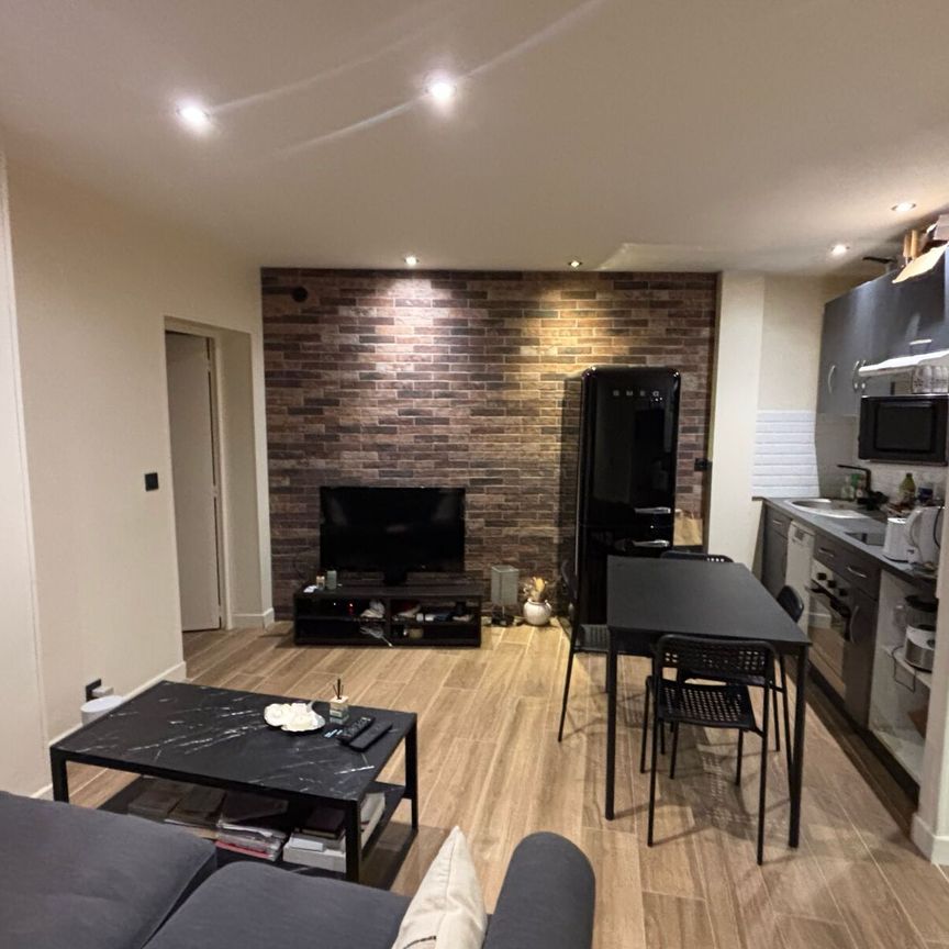 Appartement à louer 2 pièces • Paris 18 - Photo 1