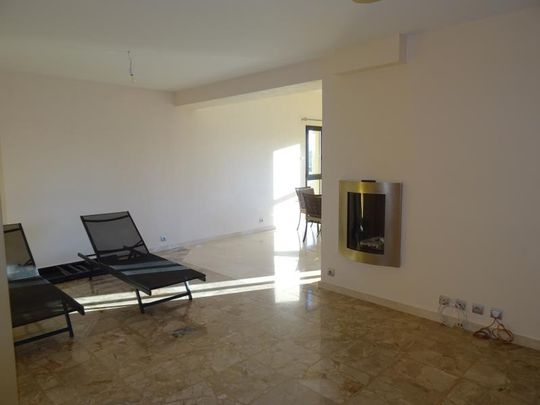 Location Maison 5 pièces 187m² - Photo 1