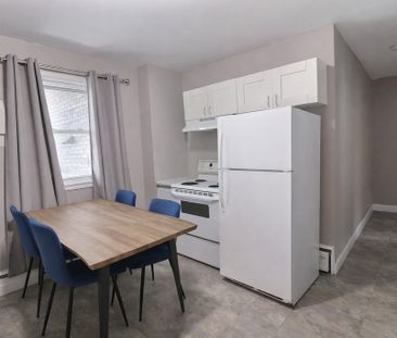 Jolie 3 1/2 Situé Au 24 8e Avenue N - Photo 1