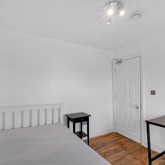 5 bedroom apartment to rent - Photo 1