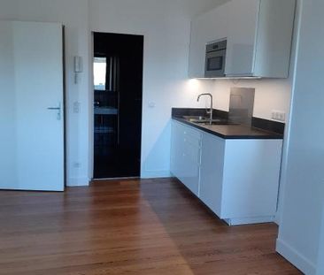 Location Appartement 1 pièce 38m² BORDEAUX 33000 - Photo 2