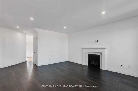 Property For Lease | X9038330 - Photo 3