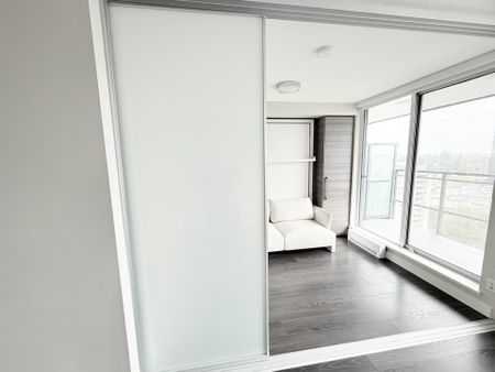 Unique One Bedroom with Parking and Storage in the University District - Photo 2