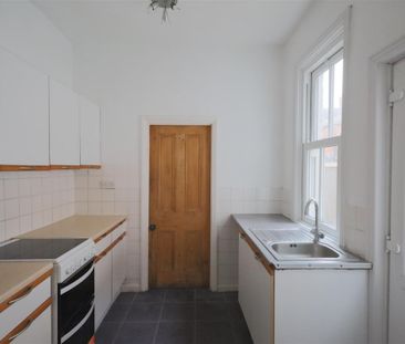 2 bedroom Flat to rent in Sandringham Road, South Gosforth, Newcast... - Photo 4