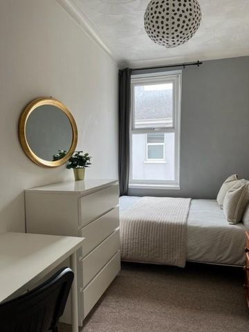 5 bedroom terraced house to rent - Photo 2