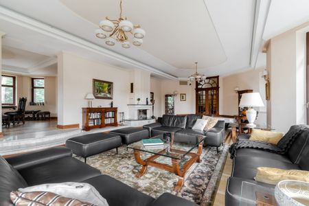 Wyjątkowa rezydencja w Józefowie - Zdjęcie 3