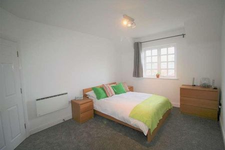 Hadfield Close, Victoria Park, Manchester, M14 - Photo 2
