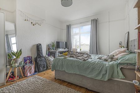 5 bedroom detached house to rent - Photo 5