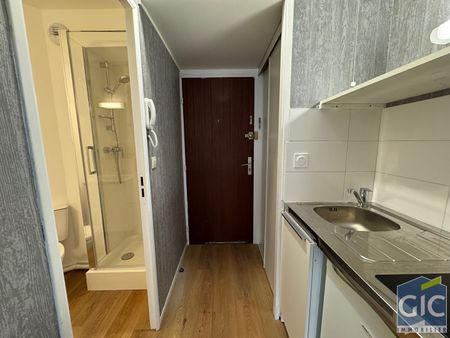 Location Appartement 1 pièce 14m² - Photo 4