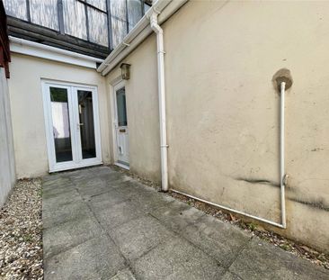 Alum Chine Road, Bournemouth, Dorset, BH4 - Photo 4