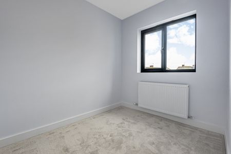 Semi-detached House to rent - Mount Culver Avenue, Sidcup, DA14 - Photo 3