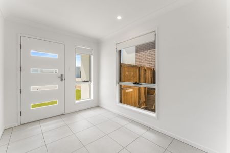 3 Barbeth Road, Greenbank QLD 4124 - House For Rent | Domain - Photo 5