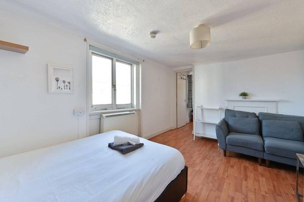 Studio to rent - Photo 1