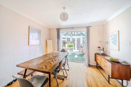 Hawkins Crescent - Photo 4