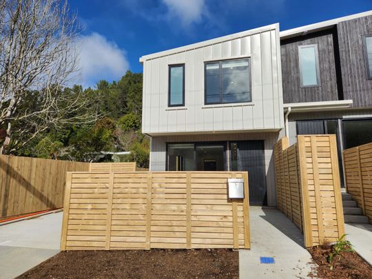 Modern & Low-Maintenance 3-Bedroom Townhouse in Stokes Valley - Photo 1