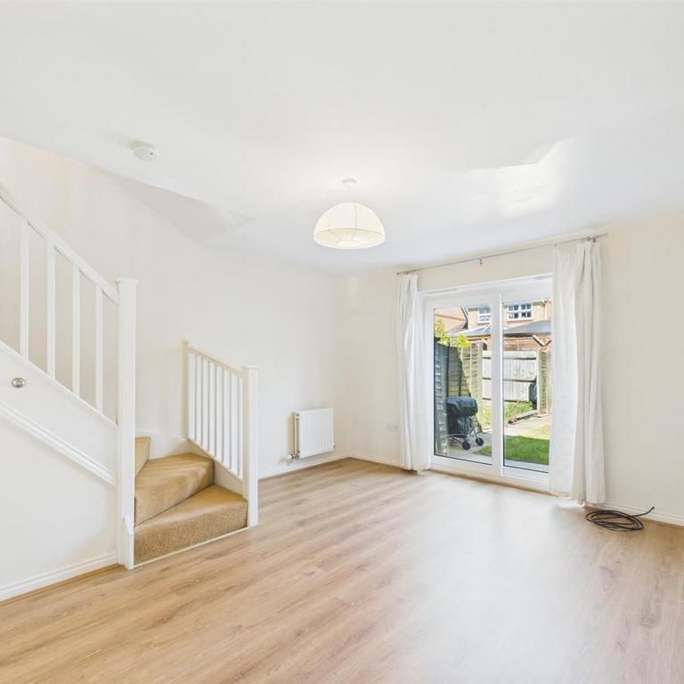 2 bedroom terraced house to rent - Photo 1