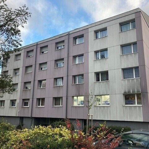 Beautiful renovated apartment for rent in a quiet neighborhood - Photo 2