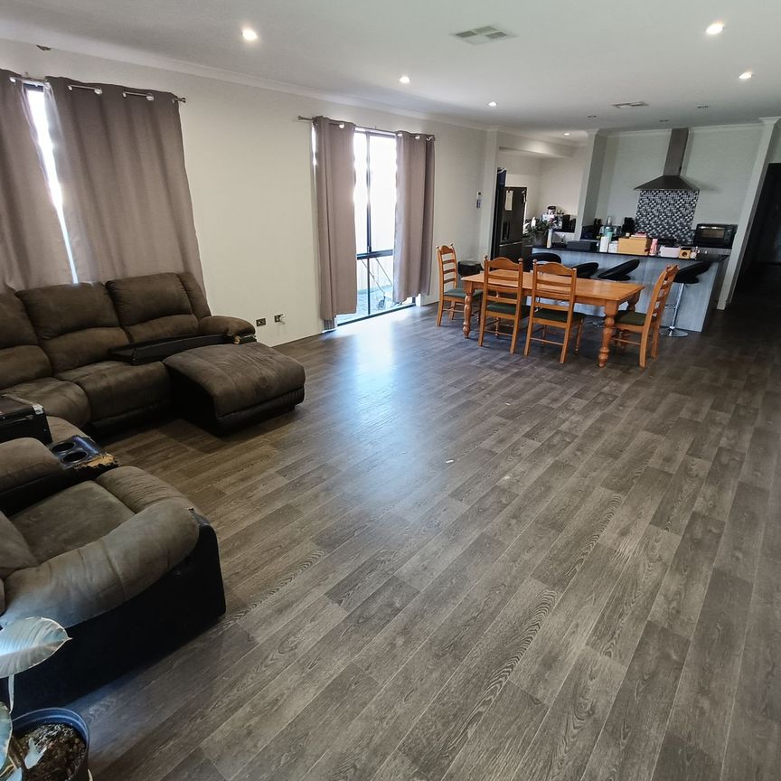 Modern 3-Bedroom, 2-Bathroom Home in the Coastal Suburb of Dalyellup - Photo 1