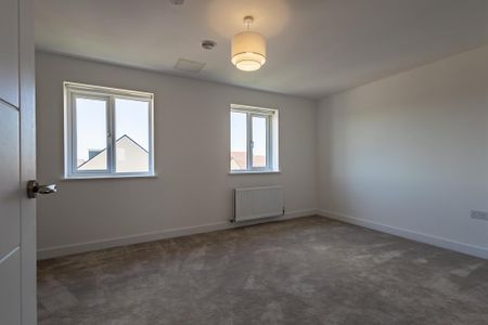 3 bedroom semi-detached house to rent - Photo 2