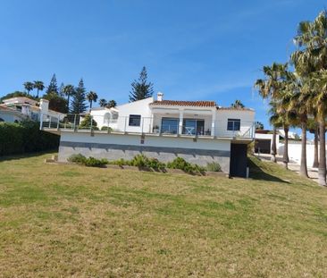 4 Bedroom Villa For Rent in La Duquesa, Málaga - Photo 6