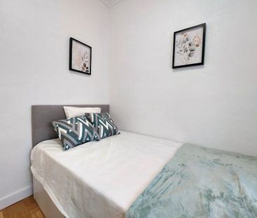 Calle de Juan Bautista de Toledo, Madrid, Community of Madrid 28002 - Photo 2