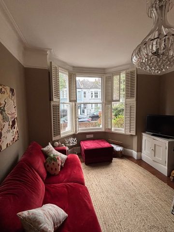 2 Bed Flat, Victoria Road, NW6 - Photo 2