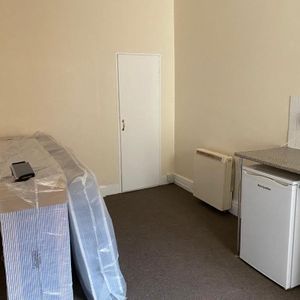 House share to rent - Photo 2