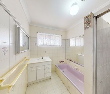 Easy-Living 3-Bedroom Home in Macgregor - Photo 5