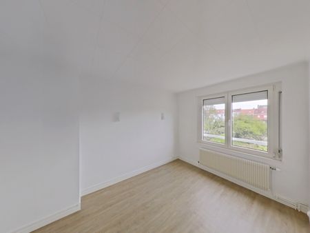 Location Maison 5 pièces 93m² COUDEKERQUE BRANCHE 59210 - Photo 2
