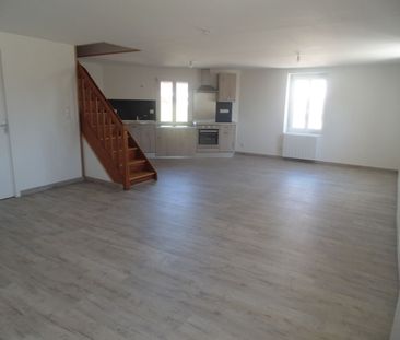 Location Appartement 3 pièces 92m² ST PAUL DE VARAX 01240 - Photo 1