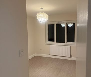 3 Bed Flat, Oldham House, SE21 - Photo 4