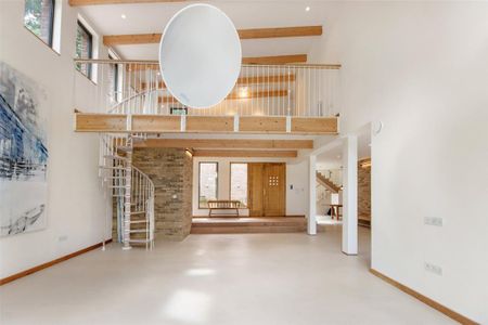 5 bedroom detached house to rent - Photo 2